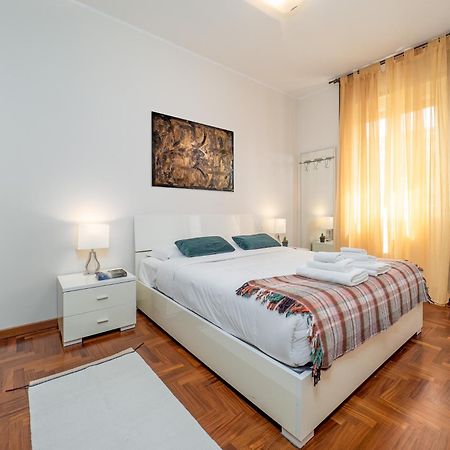 Stylish Flat With Balcony - 15 Min To Duomo Apartment Milan Exterior photo