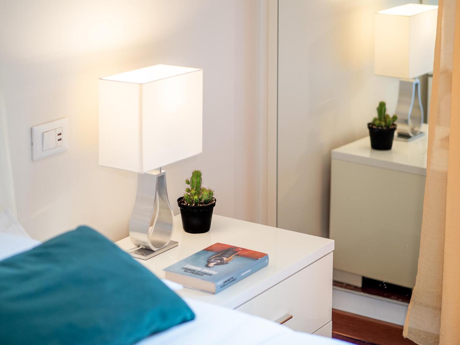 Stylish Flat With Balcony - 15 Min To Duomo Apartment Milan Exterior photo