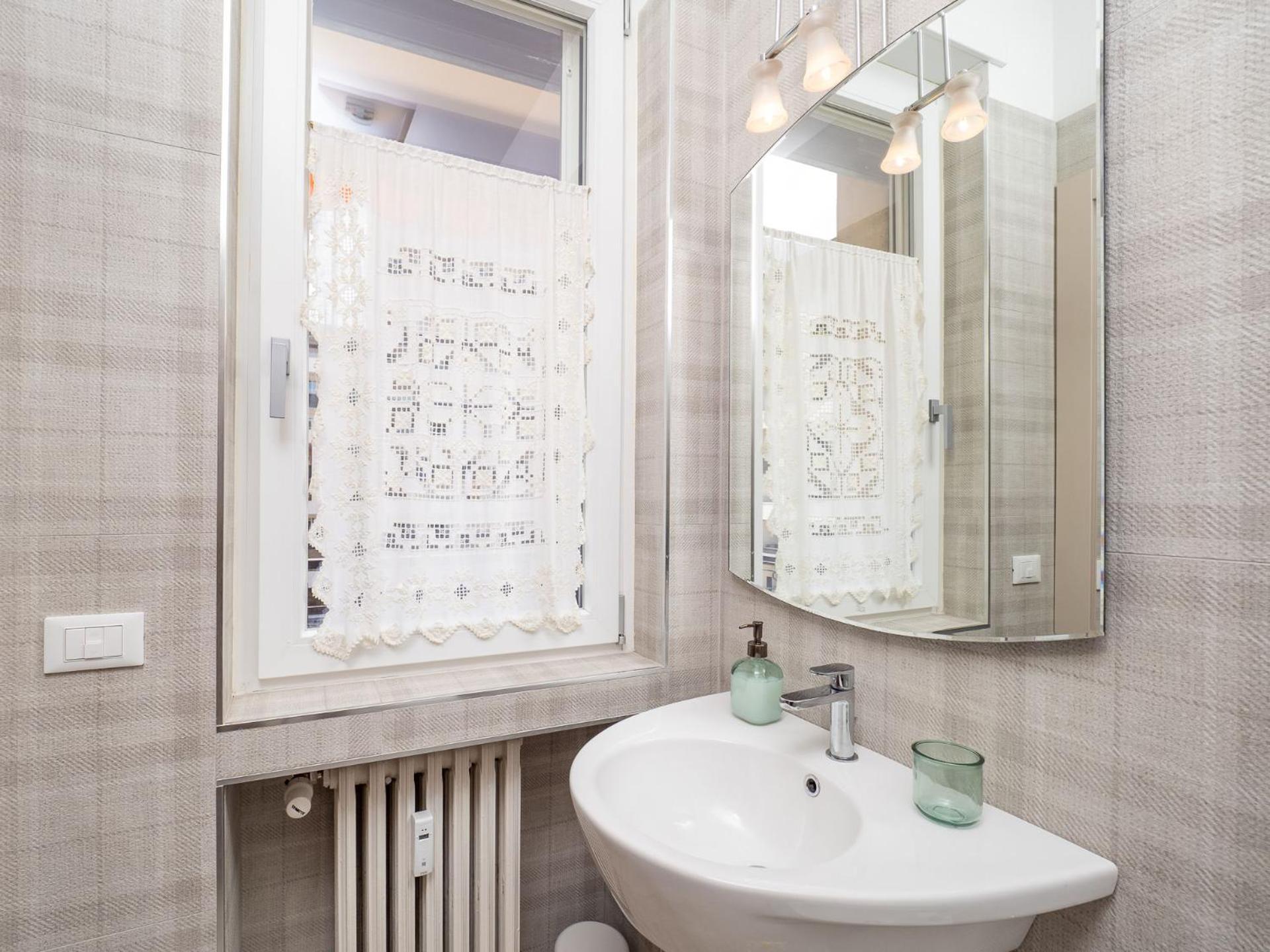 Stylish Flat With Balcony - 15 Min To Duomo Apartment Milan Exterior photo
