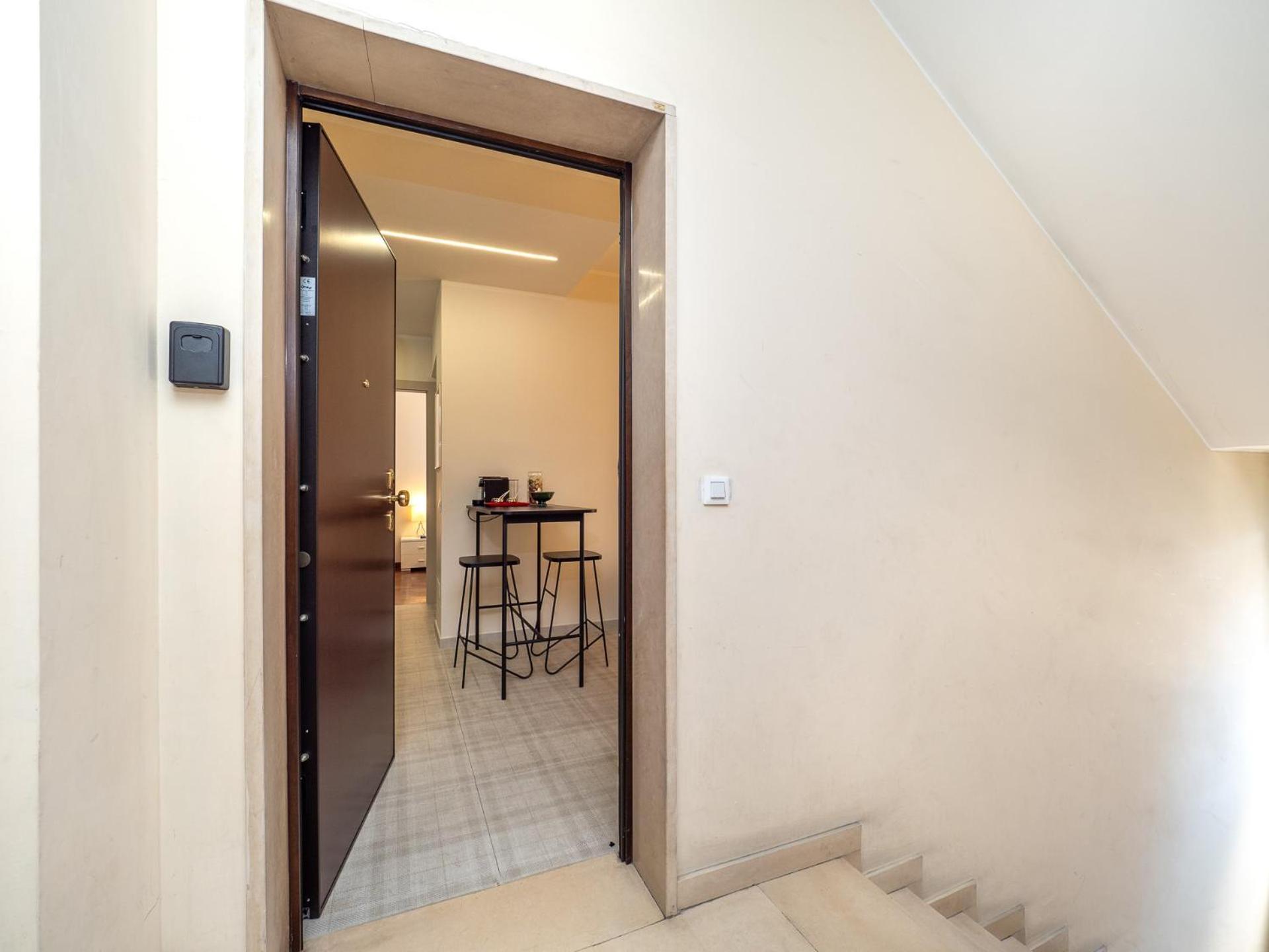 Stylish Flat With Balcony - 15 Min To Duomo Apartment Milan Exterior photo